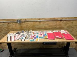 lot 72 image: Lot of Classroom Items