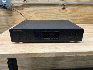 lot 121 image: MARANTZ ST6000U1B Stereo Tuner