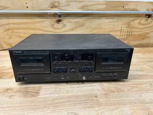 lot 122 image: TEAC W-890R Double Auto Reverse Cassette Deck