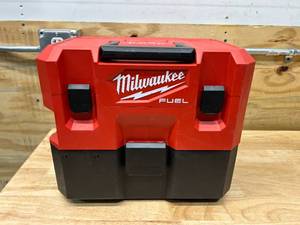 lot 124 image: MILWAUKEE M12 FUEL 12-Volt Lithium-Ion Cordless 1.6 Gal. WetDry Vacuum (Vacuum-Only)