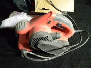 lot 114 image: ToolShop 3 X 21 Variable Speed Belt Sander
