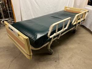 WOW MSRP $18,000 HILL ROM ADVANCE UPGRADEABLE SERIES HILOW ELECTRIC ADJUSTABLE BACKKNEE HOSPITAL BED WCHAIR POSITION BONUS ZONEAIRE SLEEP SURFACE MATTRESS - WITH A TOUCH OF THE BUTTON AIR ADJUST TO PATIENTS COMFORT - PREVENTS BED SORES NO SCALE