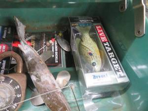 lot 10 image: VINTAGE LIBERTY TACKLE BOX WITH NEW AND VINTAGE TACKLE