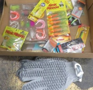 lot 32 image: FISHING TACKLE