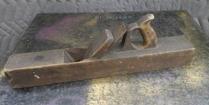 lot 56 image: VINTAGE MOLDING PLANE