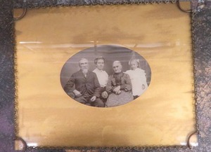 lot 107 image: VINTAGE PHOTO