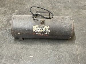 lot 11 image: Portable Air Tank
