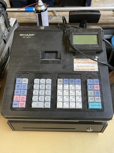 lot 13 image: Cash Register