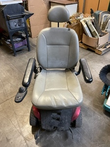 lot 27 image: Electric Mobility Scooter