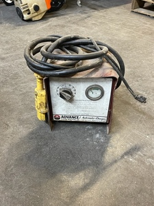 lot 67 image: Advance 24 Volt Charger