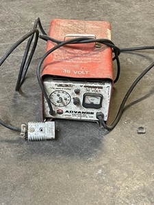 lot 70 image: Advance 36 Volt Charger