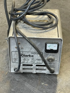 lot 72 image: Clarke 36 Volt Charger