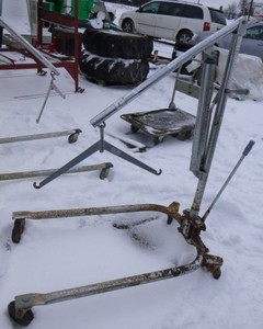 lot 36 image: Hoyer Lifter Cherry Picker