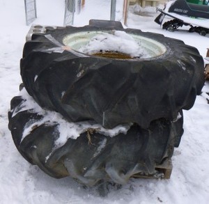lot 39 image: 2 Goodyear Power Torque Tires