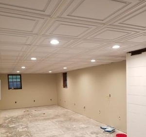 lot 149 image: 4 Cases of New Ceilume Stratford White Feather-Light 2 ft. x 2 ft. Lay-in Ceiling Panels (40 panels per case)