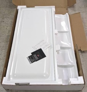 lot 146 image: Delta Classic 400 48 in. x 34 in. 3-Piece Direct-to-Stud Shower Wall Surround in High Gloss White