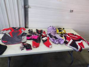 lot 47 image: Riding outfits