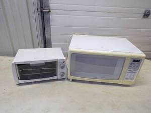 lot 148 image: Microwave and Toaster Ovon