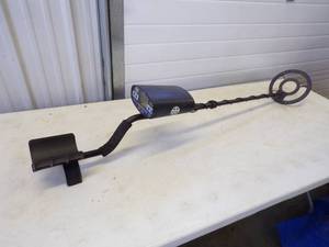 lot 154 image: Bounty Hunter Time Ranger Metal Detector