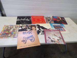 lot 9 image: Mixed Lot of 10 Vinyl Records