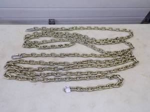 lot 27 image: Two Large Size Chain Link Heavy Duty 14 and 15