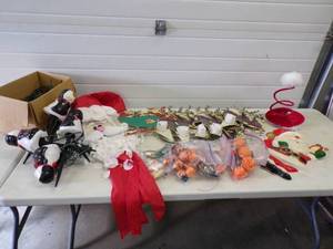 lot 57 image: Lot of Holiday Dcor String of Vintage Reindeer Light up and String of Penguins also Work