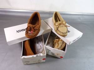 lot 63 image: Two Pair of New in Box Size 5.5 Minnetonka Moccasins