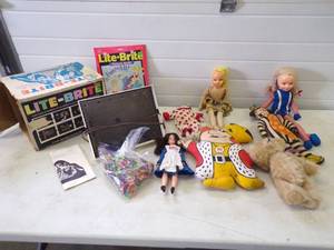 lot 69 image: Lot of Vintage Lite-brite Dolls and More