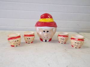 lot 75 image: Vintage Kebler Elfs Cookie Jar and Mugs