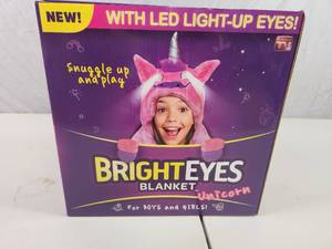 lot 9 image: New Bright Eyes Unicorn Blanket