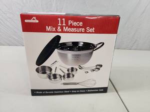 lot 53 image: New 11 Piece Mix and Measure Set