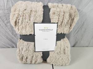 lot 60 image: New Threshold Luxury Throw Blanket