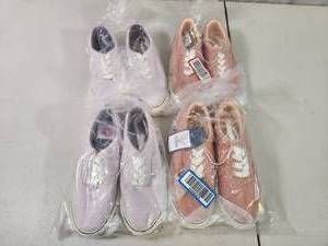 lot 74 image: 4 New Pairs Universal Thread Shoes Size 5W