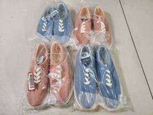 lot 77 image: 4 New Pairs Universal Thread Shoes Size 8W
