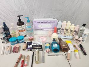 lot 117 image: Burberry Perfume, Makeup and Personal Care Items