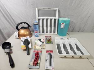lot 122 image: New Kitchen Items