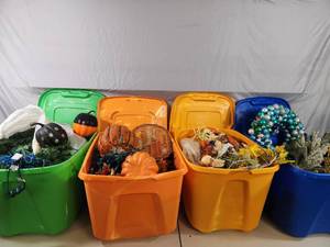 lot 205 image: 5 Totes with Lids FULL of Holiday Decor