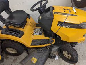 lot 5 image: Cub Cadet riding mower, LT 42 deck...