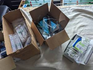 lot 36 image: Lot of medical supplies...
