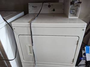 lot 58 image: Whirlpool coin operated clothes dry...