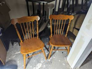 lot 178 image: 2 Decorative dining chairs...