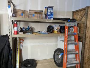 lot 107 image: 1 Section of pallet racking with 8 ...