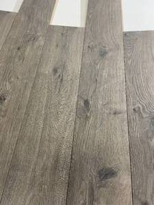 441 SF of Water Resistant Laminate Flooring 7.5x47 - YY