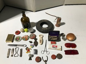 lot 12 image: Vintage items and more