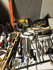 lot 22 image: Hardware and tools