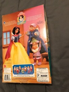 lot 109 image: Walt Disneys Snow White and the Seven Dwarfs Doll 1992 Mattel 7783