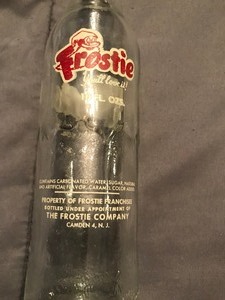 lot 111 image: Vintage 6 pack of Frostie Root Beer 10 oz