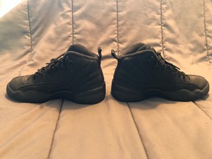 lot 119 image: Jordan jumpman shoes  size US 4Y