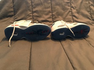 lot 120 image: Reebok shoes size 4