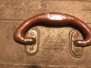 lot 167 image: Vintage Union steel chest tackle box With fishing lures